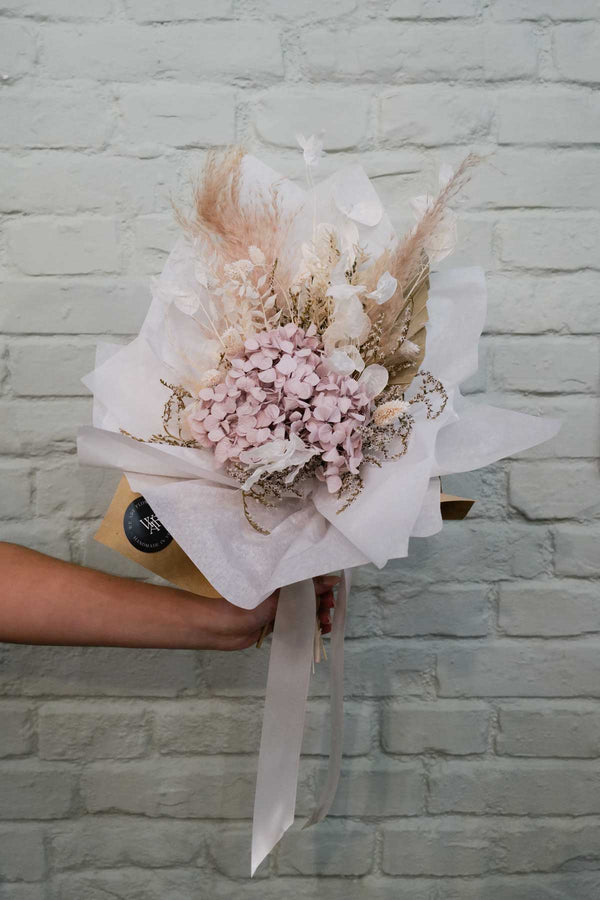 Aera Berry Dried Flower Bouquet